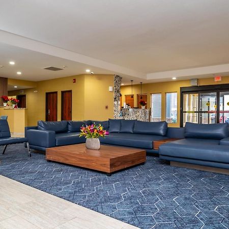 Endeavor Inn & Suites, Trademark Collection By Wyndham Topeka Esterno foto